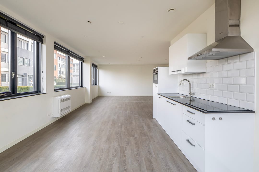 Foto 2 van Binnen Parallelweg 12