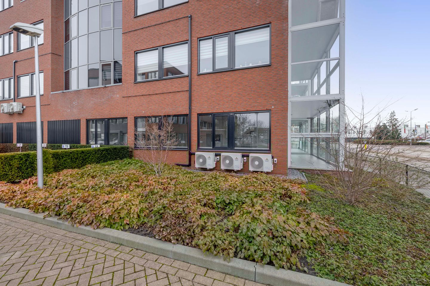 Foto 5 van Binnen Parallelweg 12