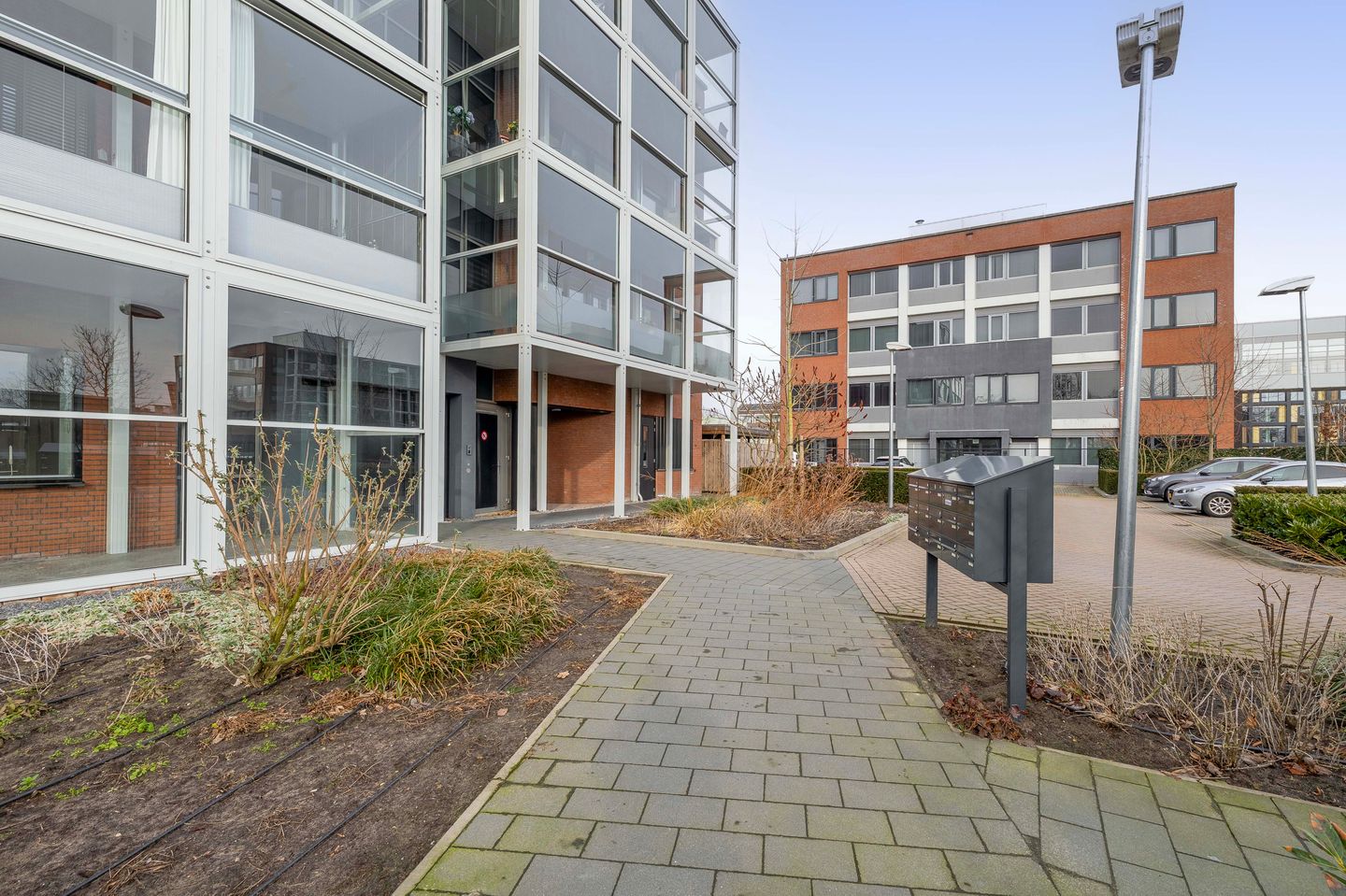 Foto 10 van Binnen Parallelweg 12