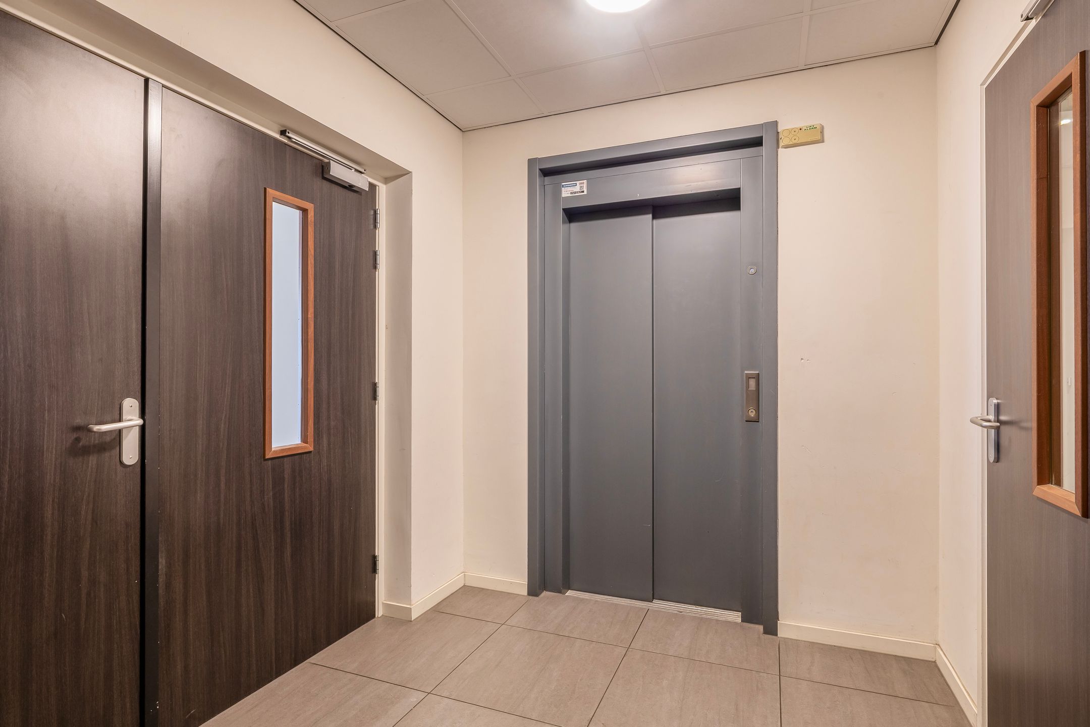 Foto 15 van Binnen Parallelweg 12