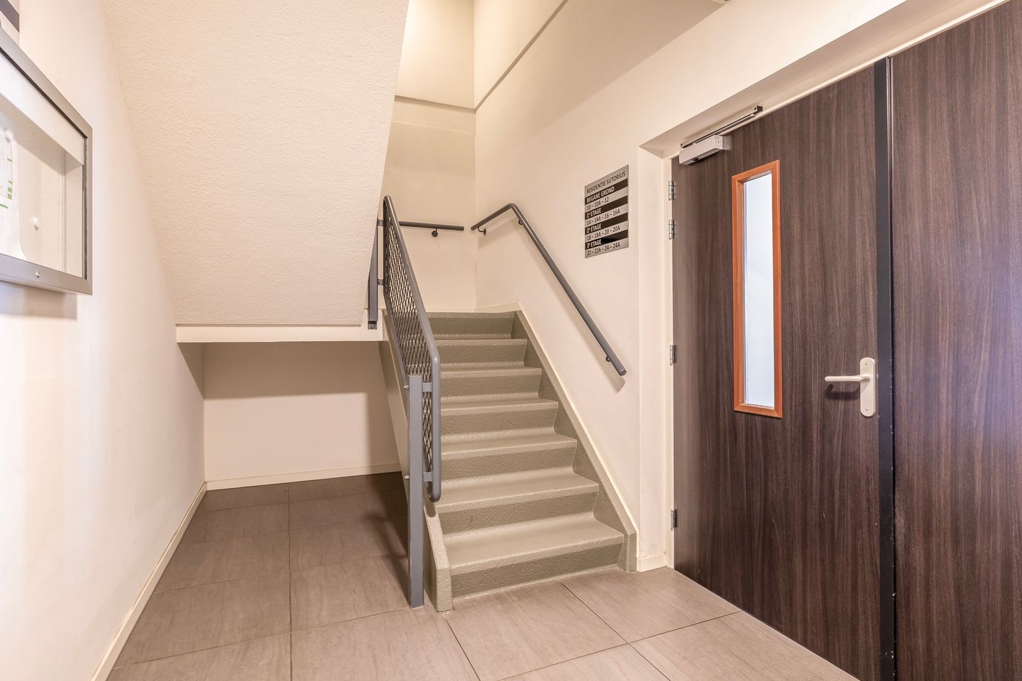 Foto 14 van Binnen Parallelweg 12