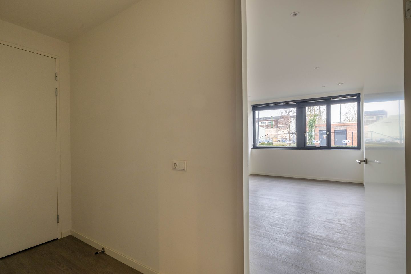 Foto 19 van Binnen Parallelweg 12