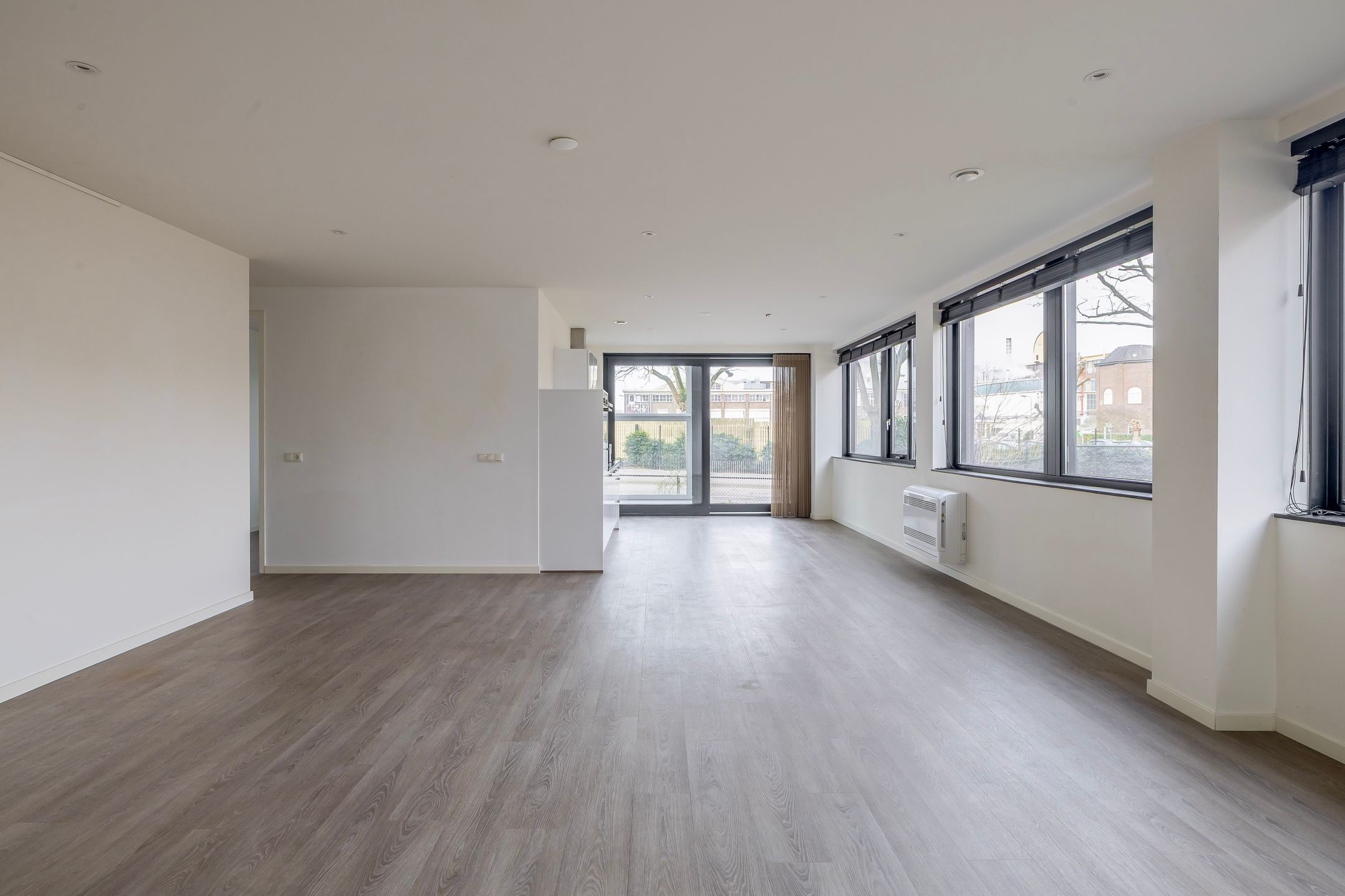 Foto 21 van Binnen Parallelweg 12