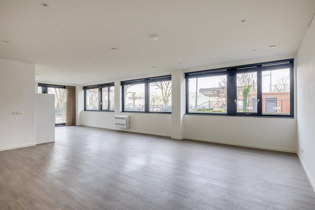 Foto 22 van Binnen Parallelweg 12