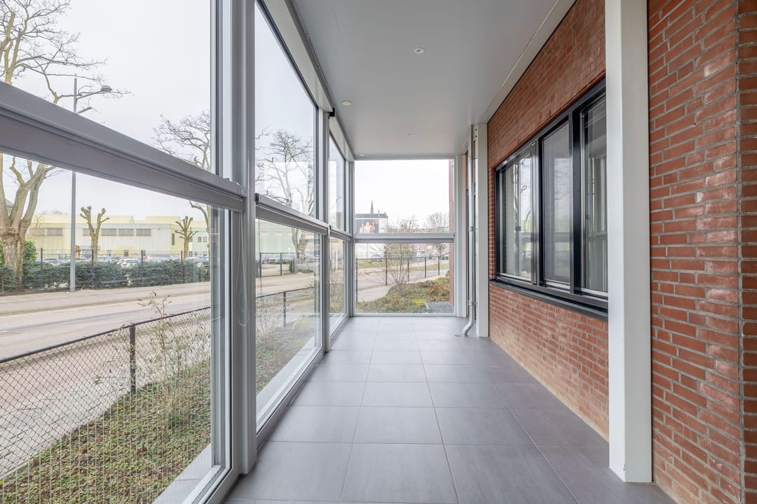 Foto 32 van Binnen Parallelweg 12