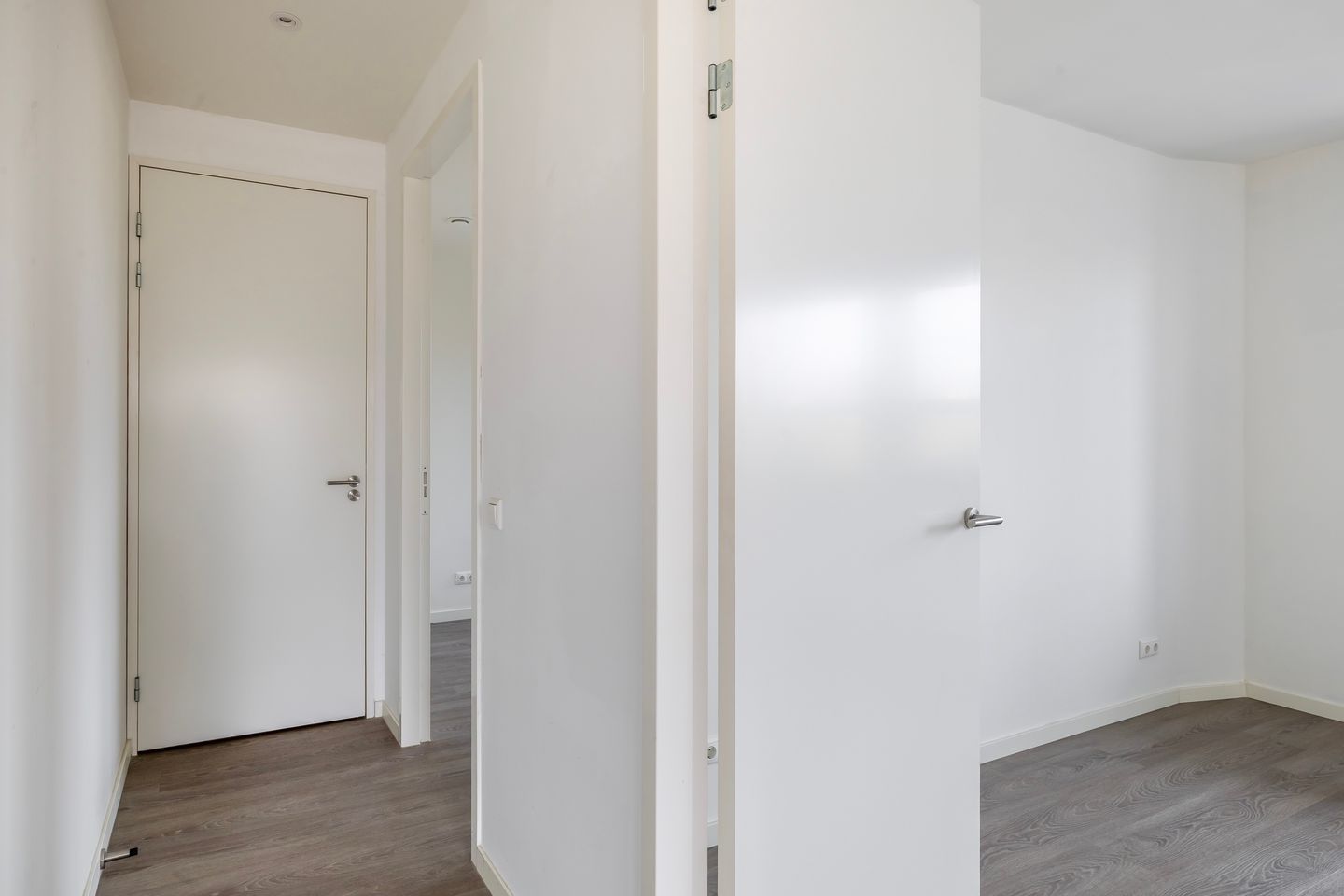 Foto 34 van Binnen Parallelweg 12