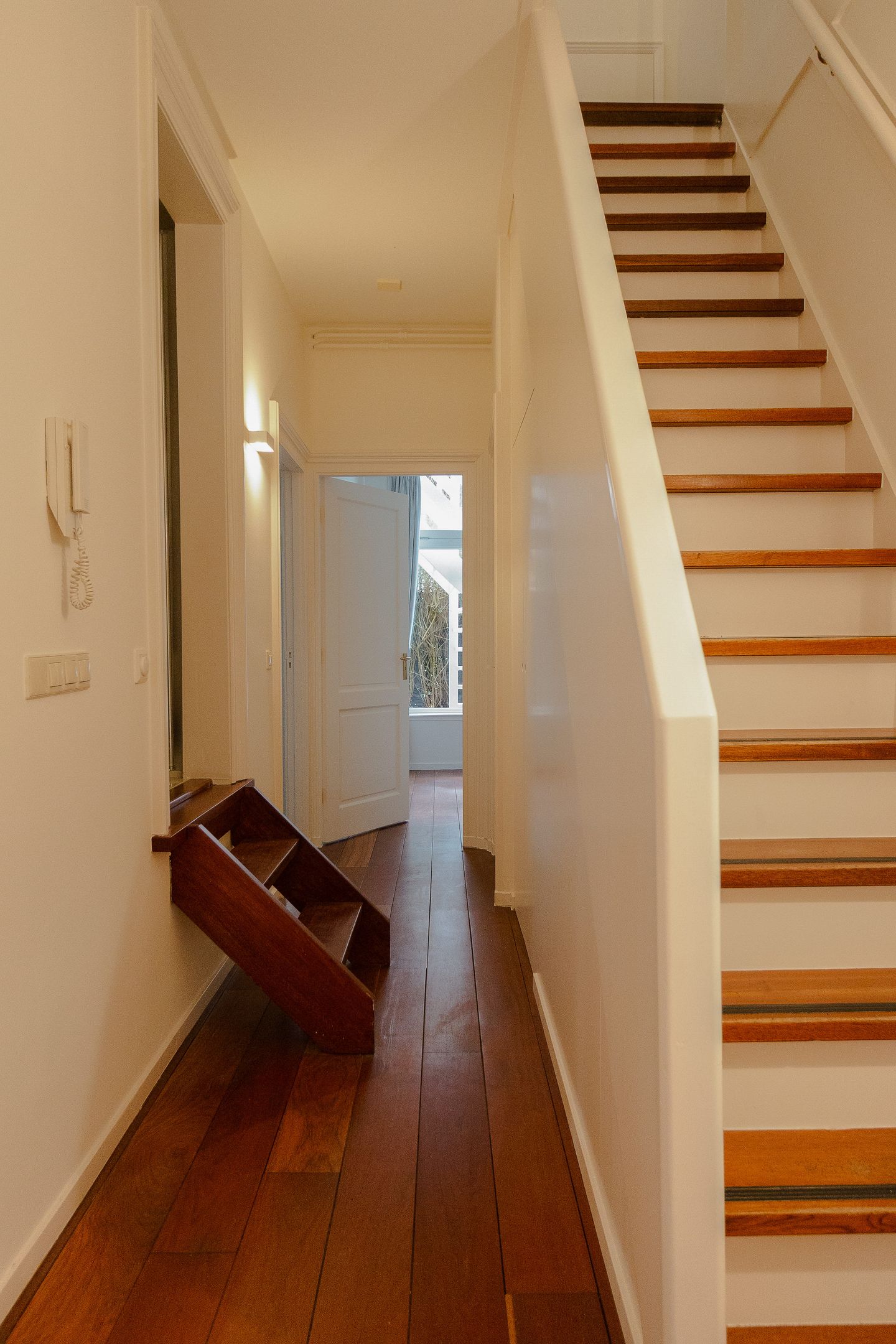 Photo 14 of Van Eeghenlaan 17-H