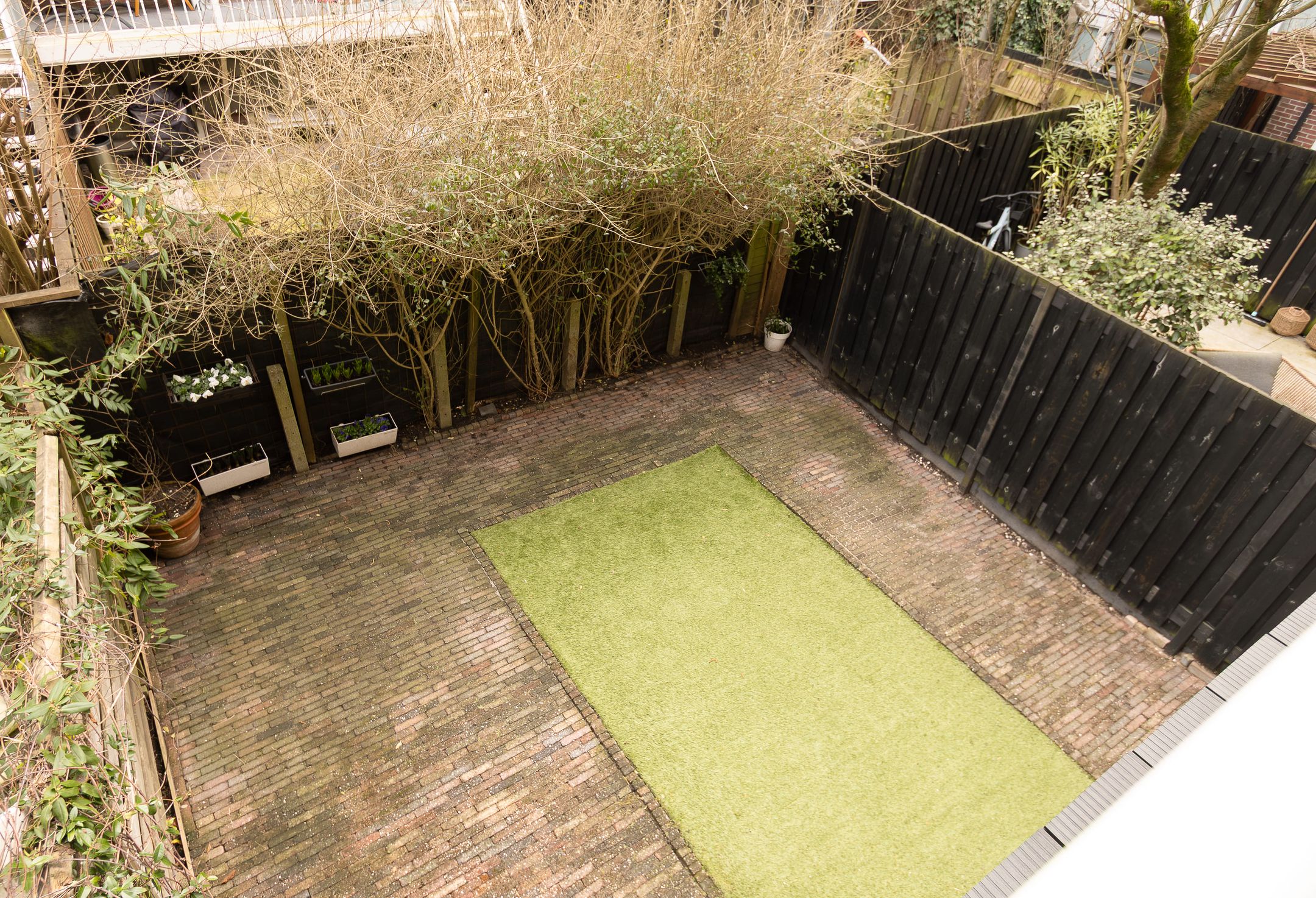 Photo 33 of Van Eeghenlaan 17-H