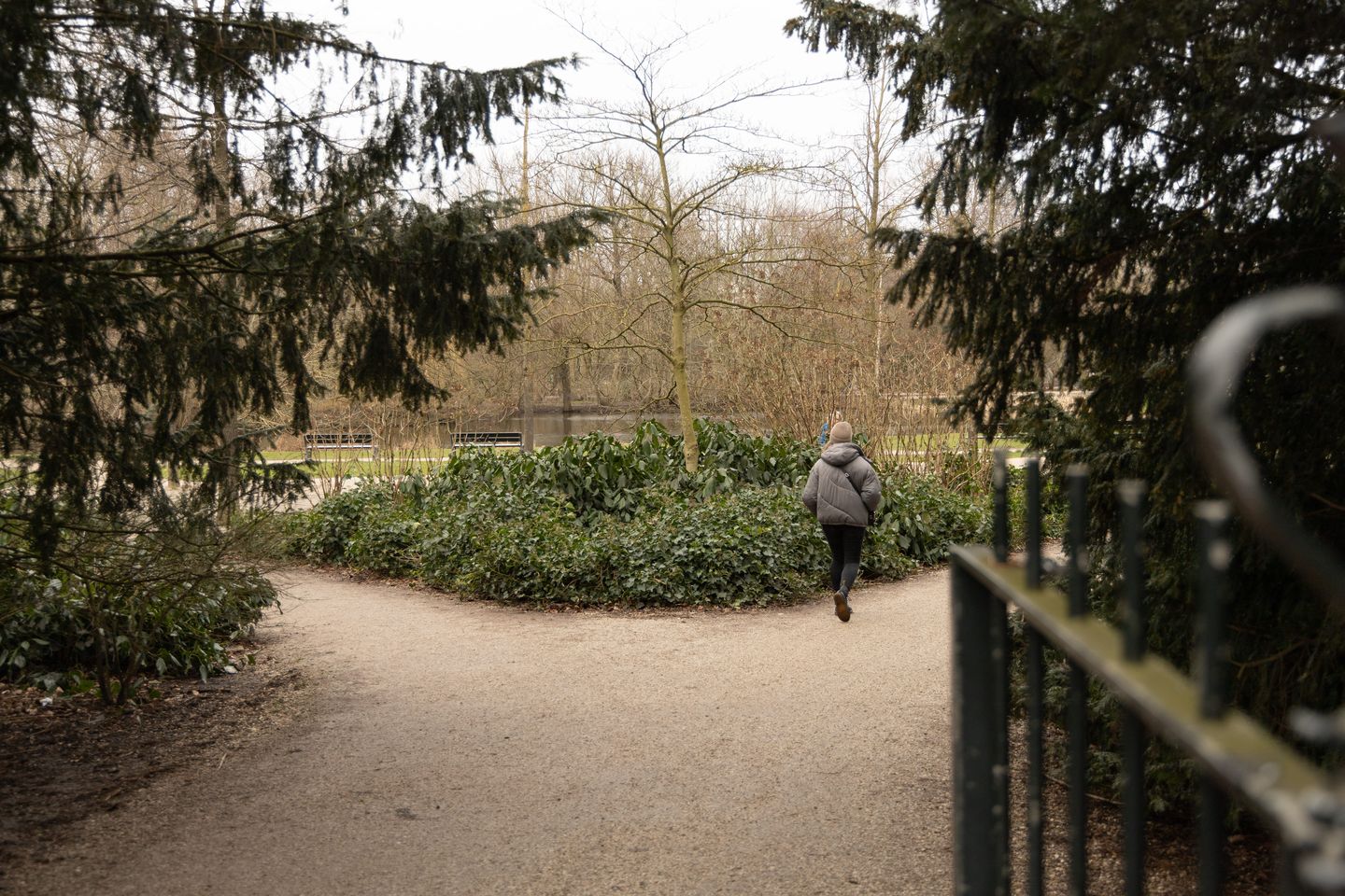 Photo 40 of Van Eeghenlaan 17-H