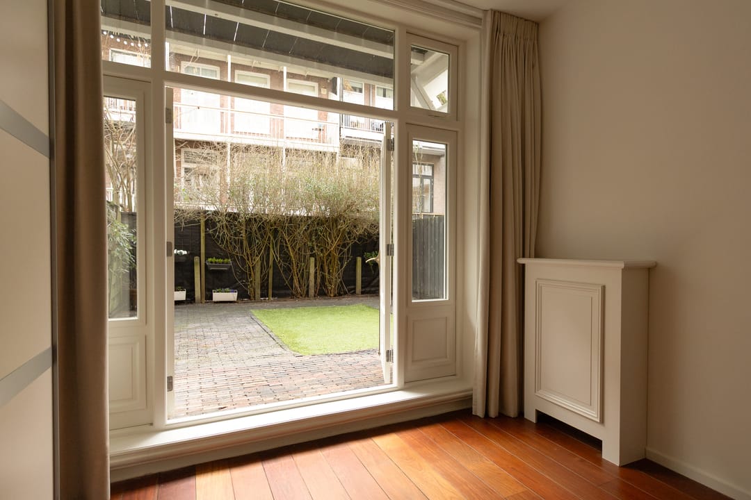 Photo 23 of Van Eeghenlaan 17-H