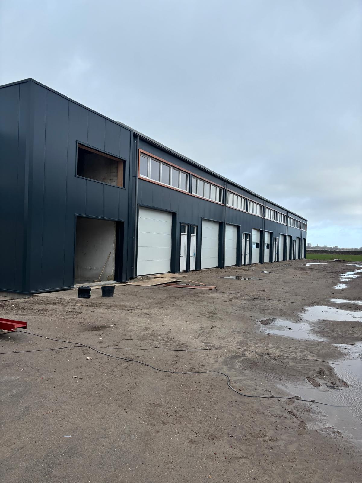 View photo 2 of Schipholweg 975-N