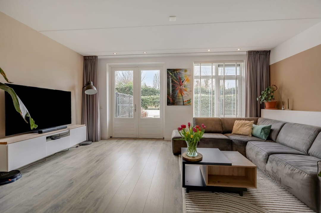 Foto 17 van Herman van Velzenstraat 47