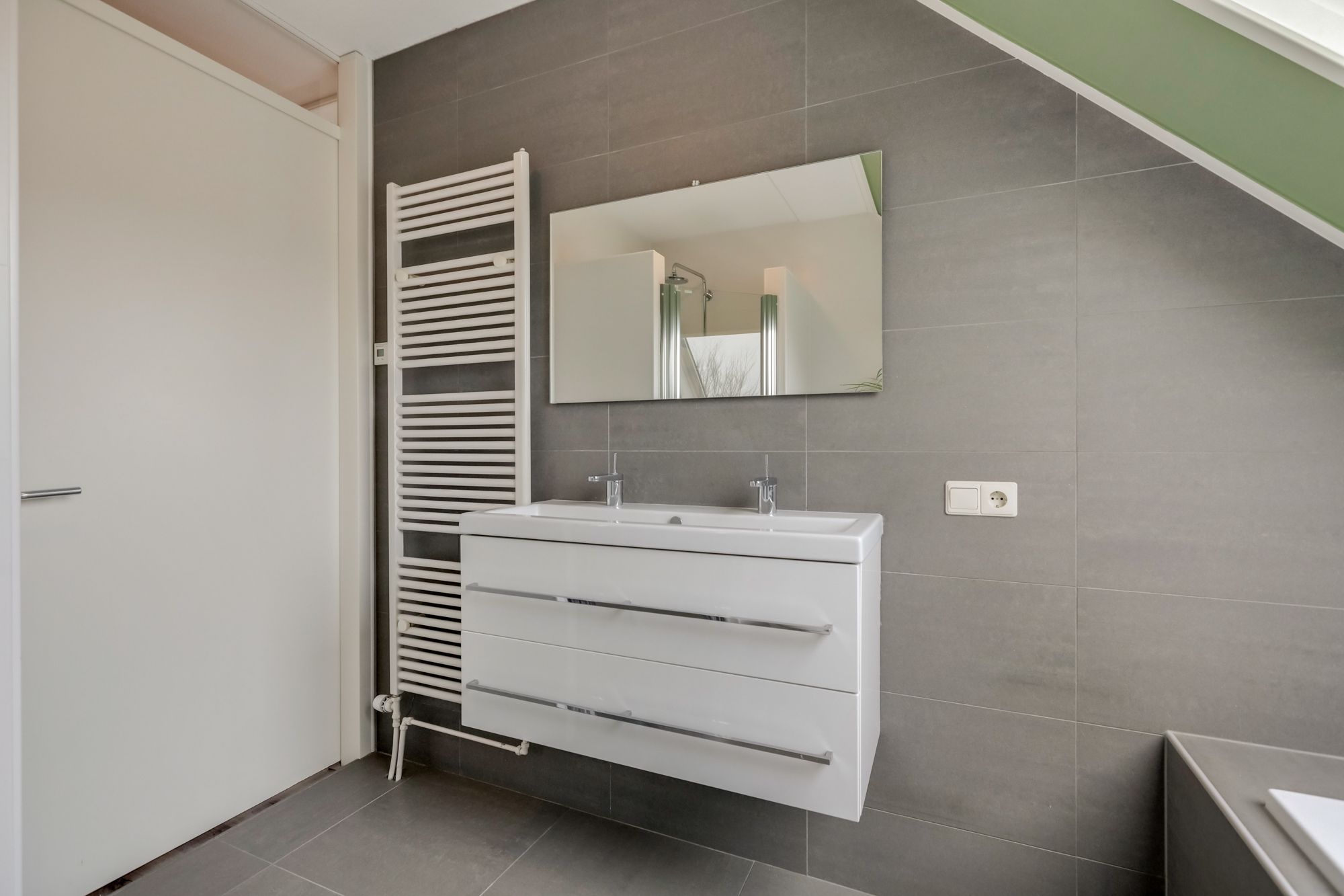 Foto 36 van Herman van Velzenstraat 47