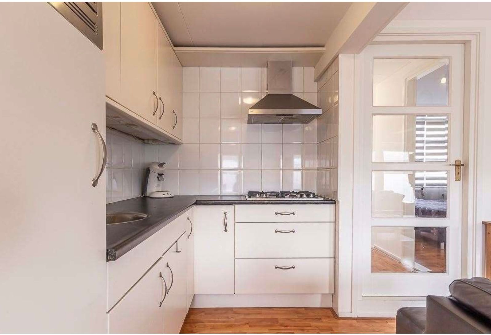 Photo 12 of Bloemstraat 15
