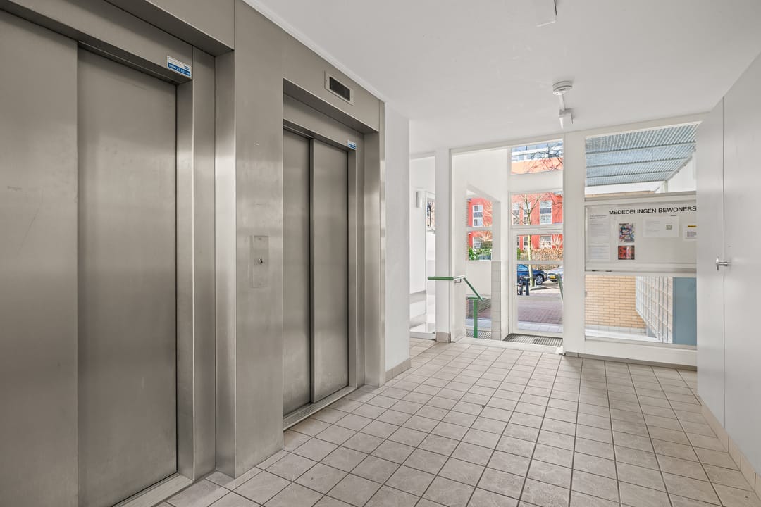 Photo 38 of Arthur van Schendelstraat 785