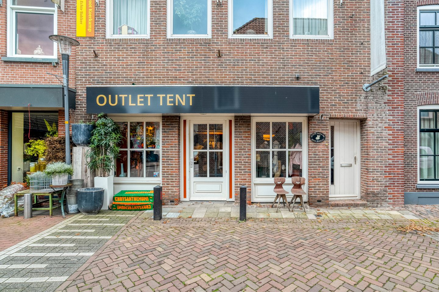 View photo 2 of Langestraat 10