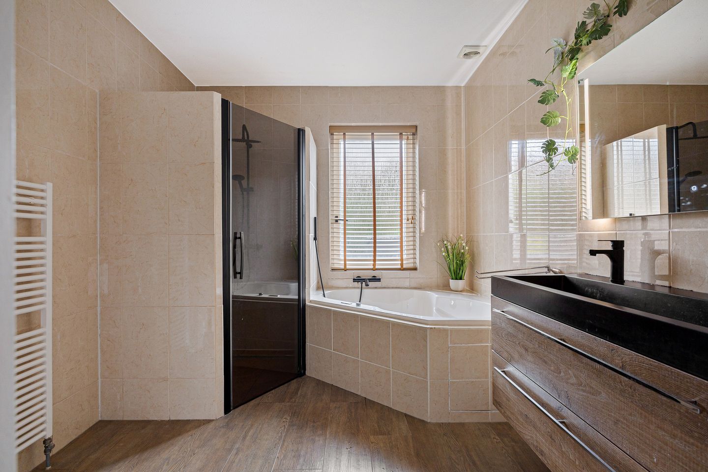 Foto 4 van Grijze Kraai 25