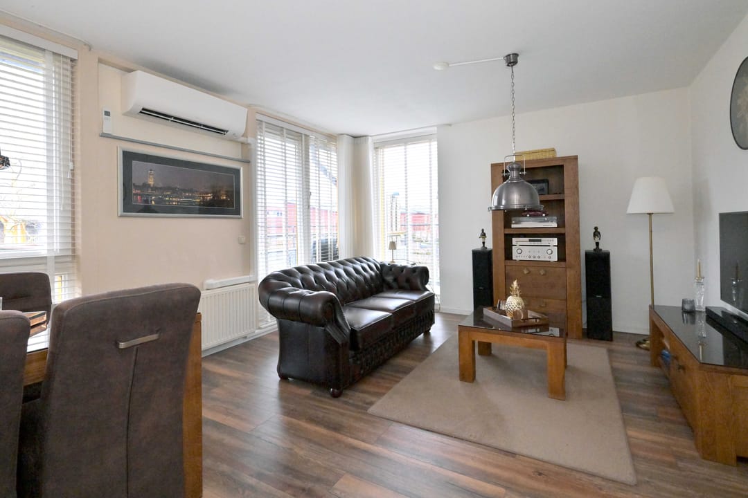 Photo 8 of Vincent van Goghstraat 23