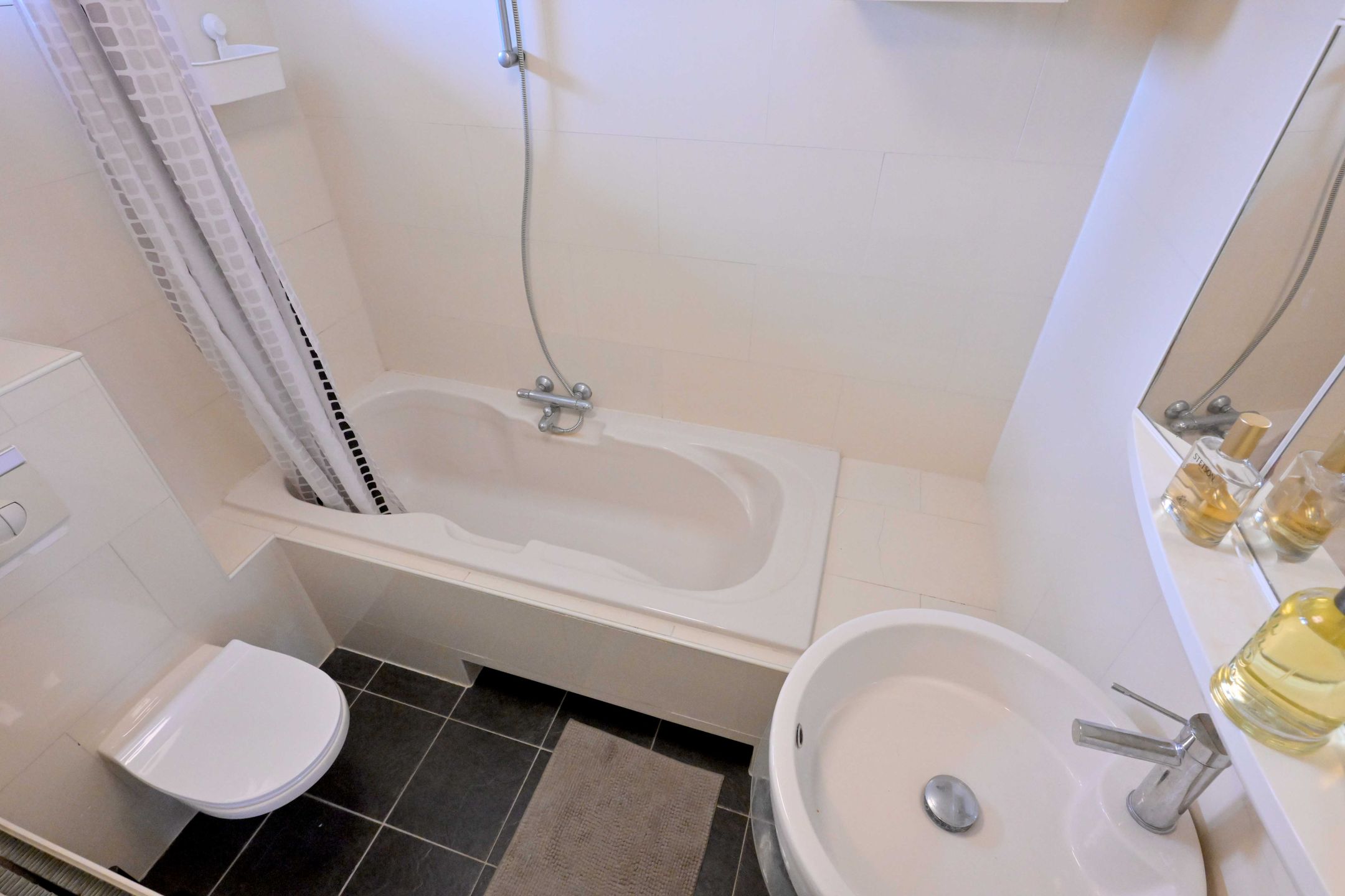 Photo 12 of Vincent van Goghstraat 23