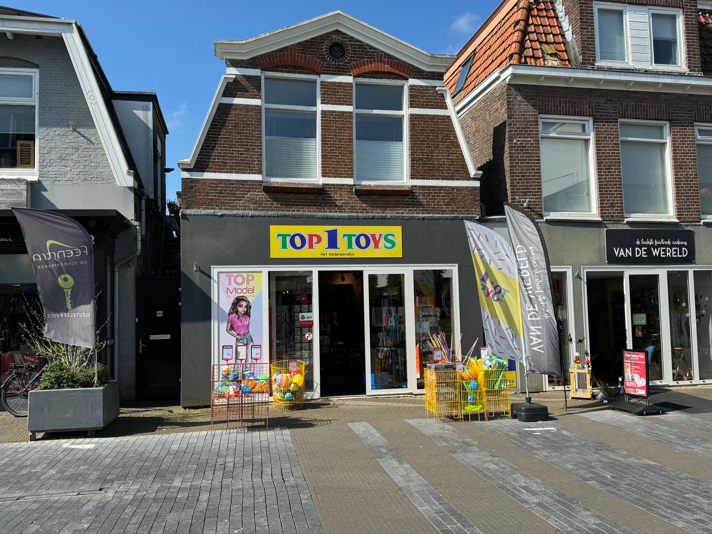 Bekijk foto 1 van Dracht 126