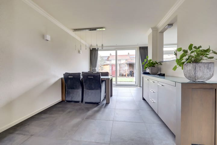 Twee-onder-één-kap te koop: willibrorduslaan 63A, Valkenswaard