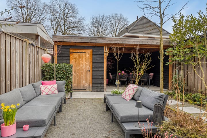 Photo 2 of Sprinkhaan 8