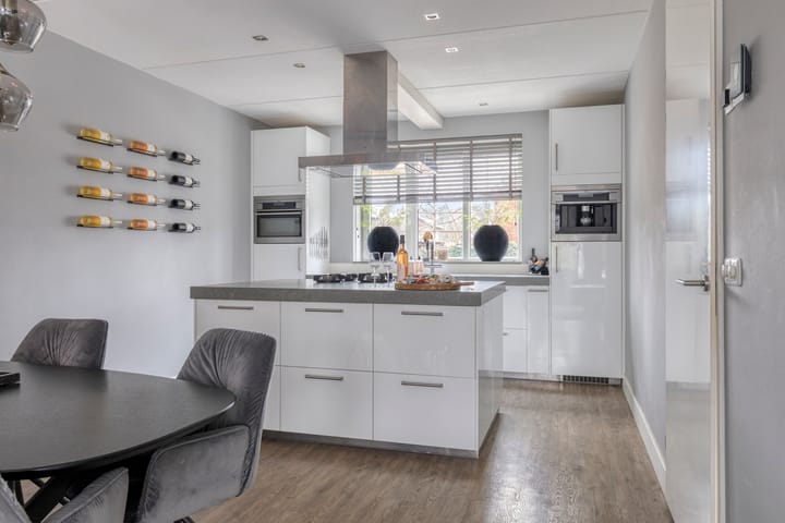 Photo 4 of Sprinkhaan 8