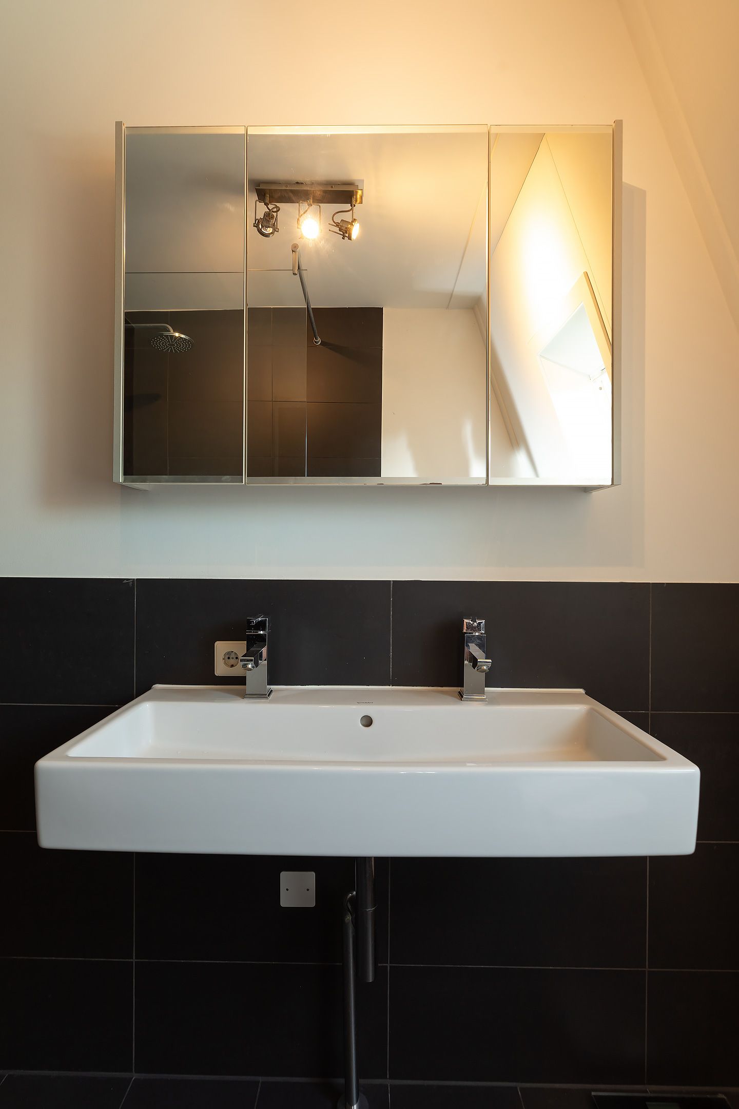 Foto 18 van Maria Beshof 12