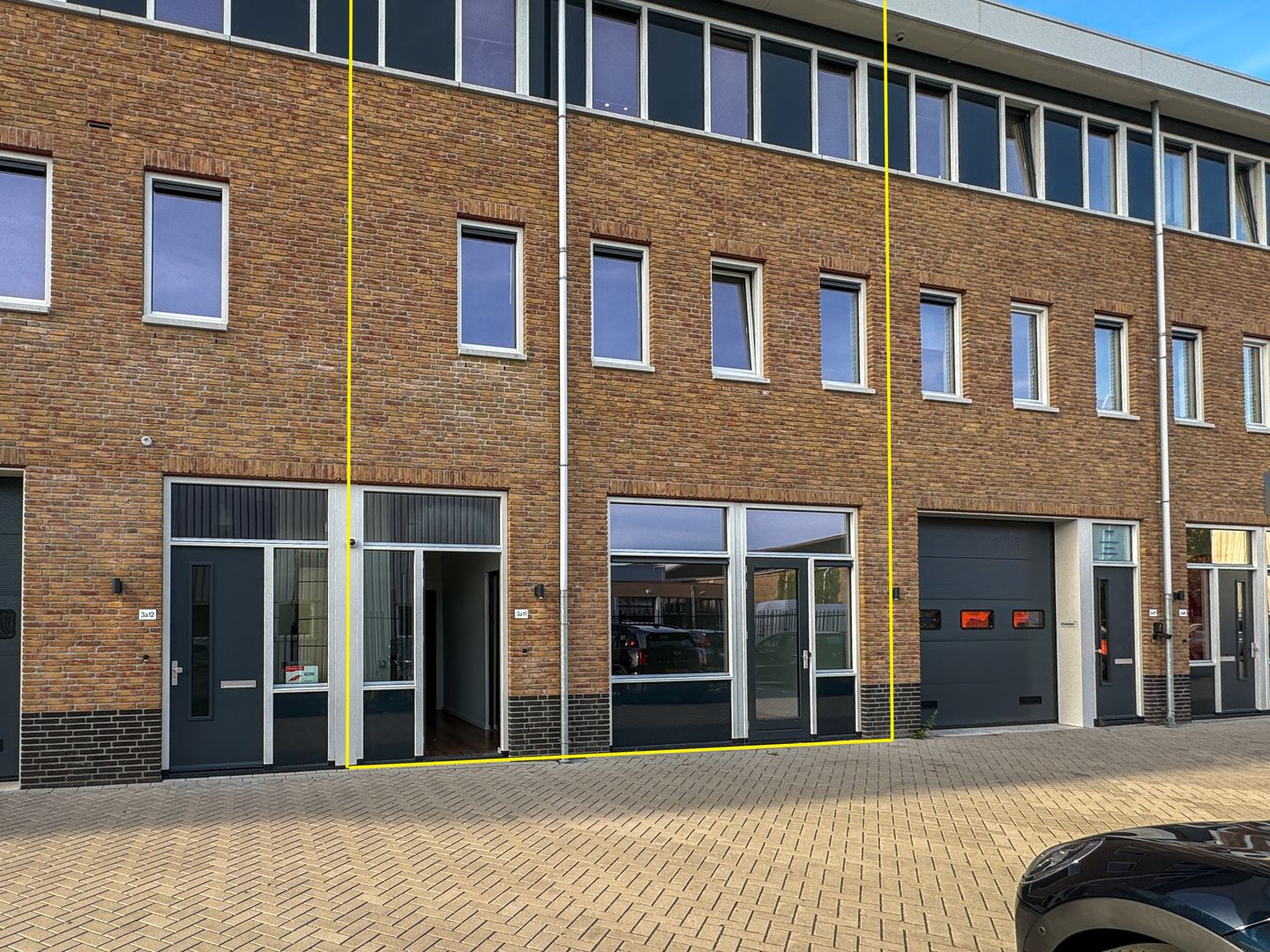 Bekijk foto 2 van Nijverheidslaan 3-a11