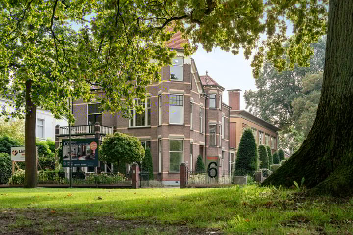 Foto 2 van Van der Houven van Oordtlaan 6-F