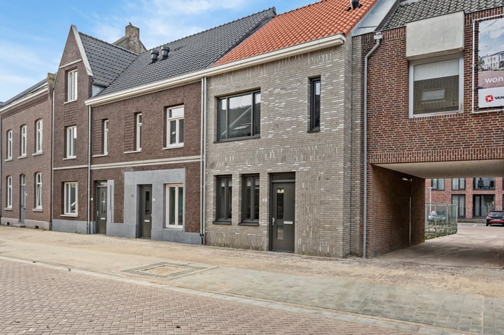 Tussenwoning te koop: Bovenste straat 44C, Echt