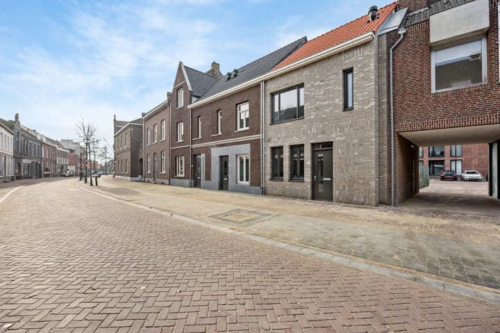 Tussenwoning te koop: Bovenste straat 44C, Echt