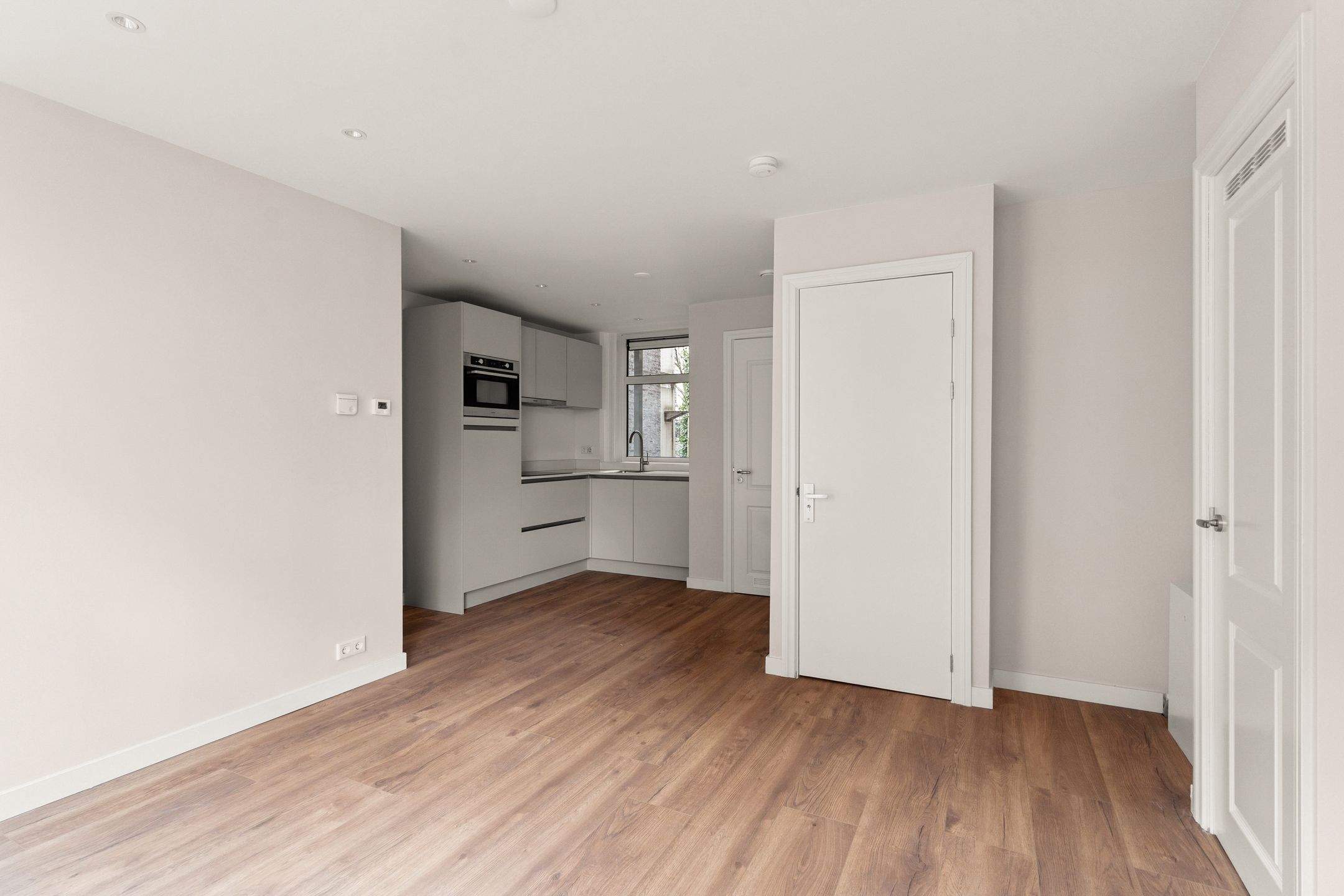 Foto 6 van Vrolikstraat 321-1