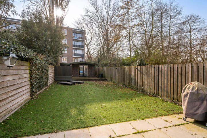 Photo 4 of Vossiusstraat 28