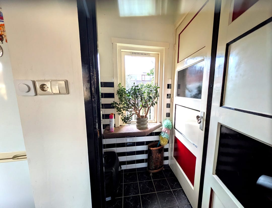 Photo 7 of Johannes Uitenbogaertstraat 2-BS