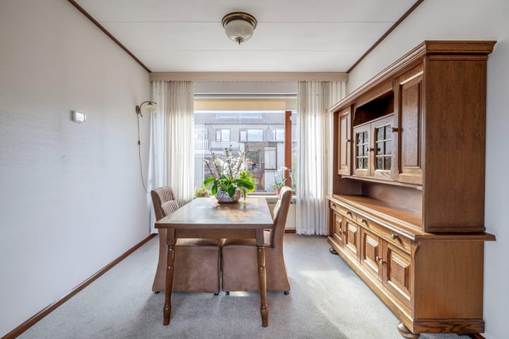 Photo 10 of Esdoornlaan 110