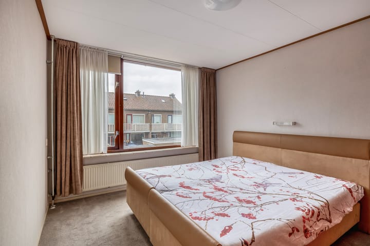 Photo 18 of Esdoornlaan 110