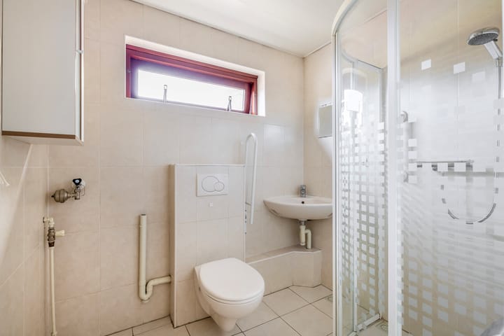 Photo 24 of Esdoornlaan 110