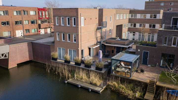 Eva Besnyöstraat 354