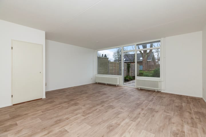 Photo 4 of Willem-Alexanderplantsoen 81