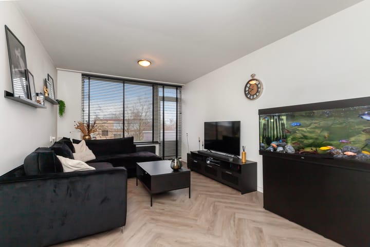 Foto 4 van Van Anrooystraat 391