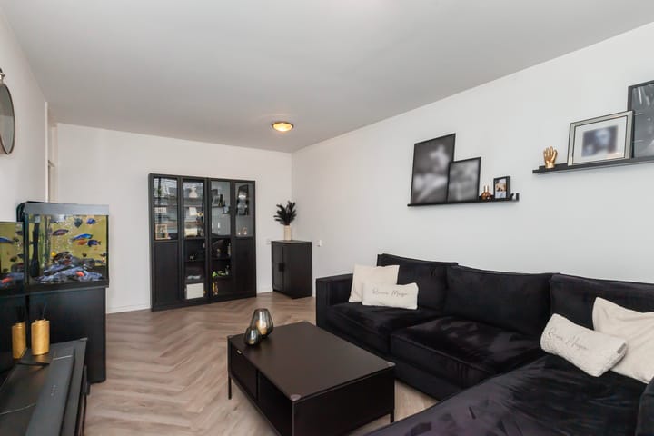 Foto 5 van Van Anrooystraat 391