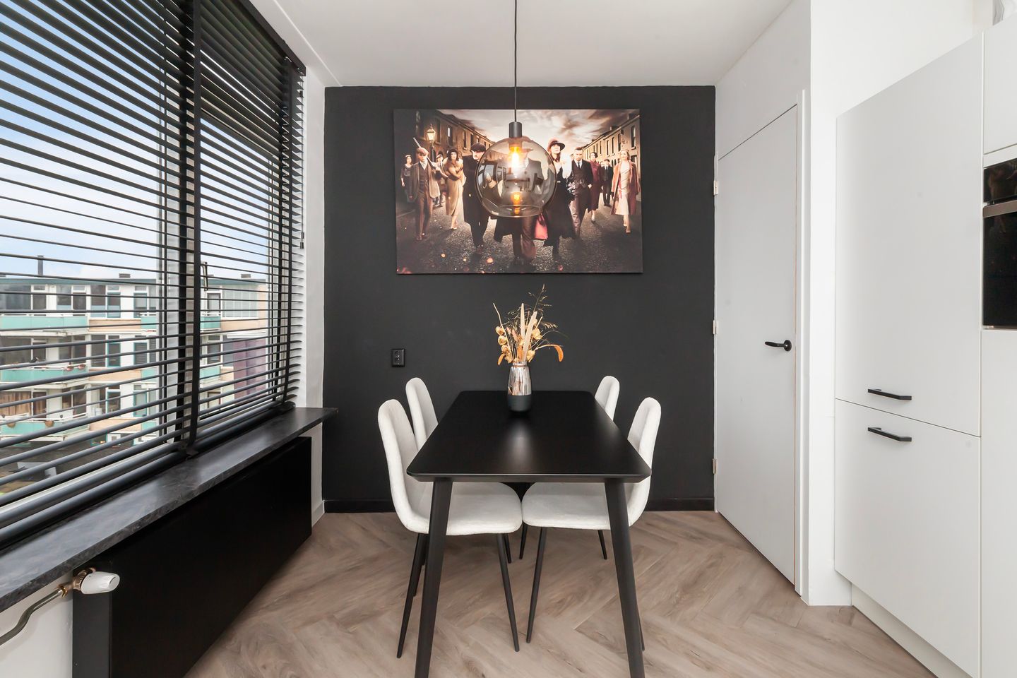 Foto 10 van Van Anrooystraat 391