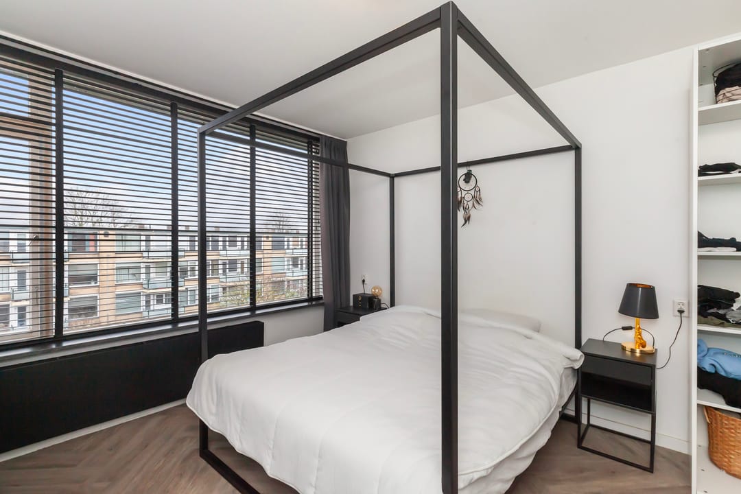 Foto 16 van Van Anrooystraat 391