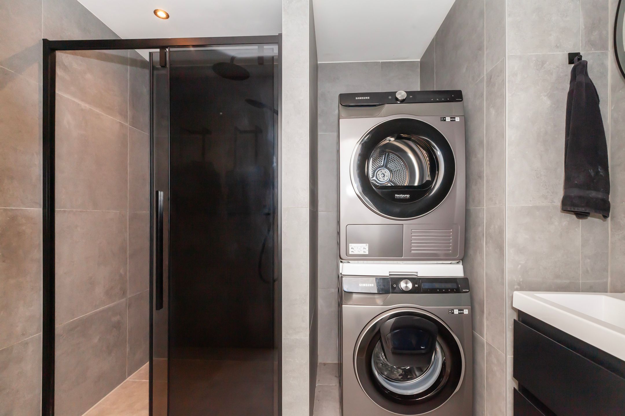 Foto 21 van Van Anrooystraat 391