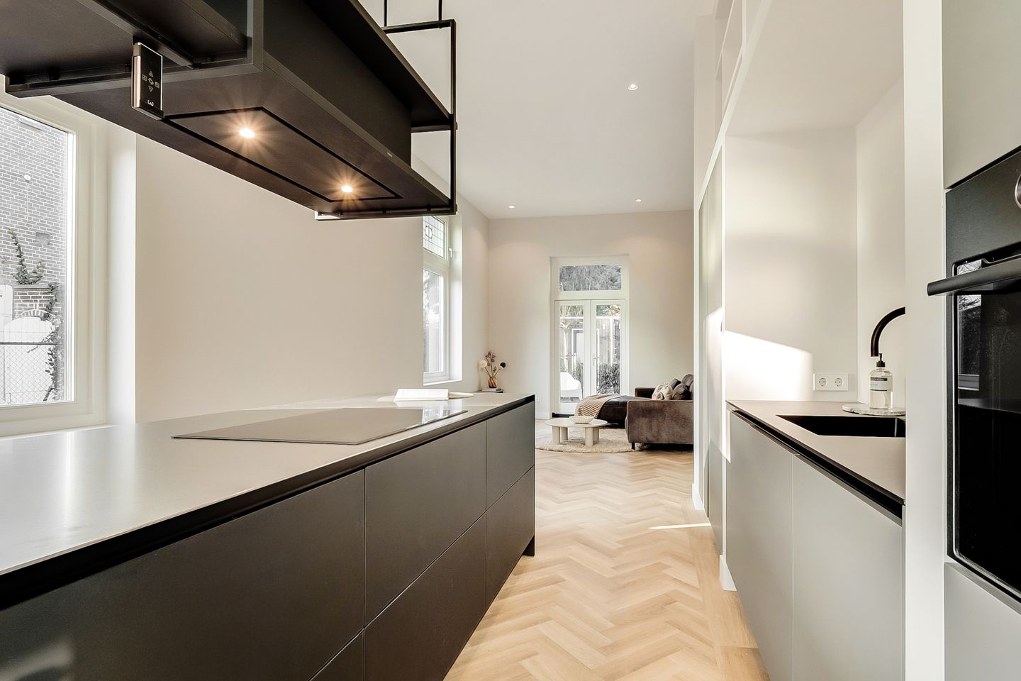 Photo 25 of Vredehofstraat 15-A