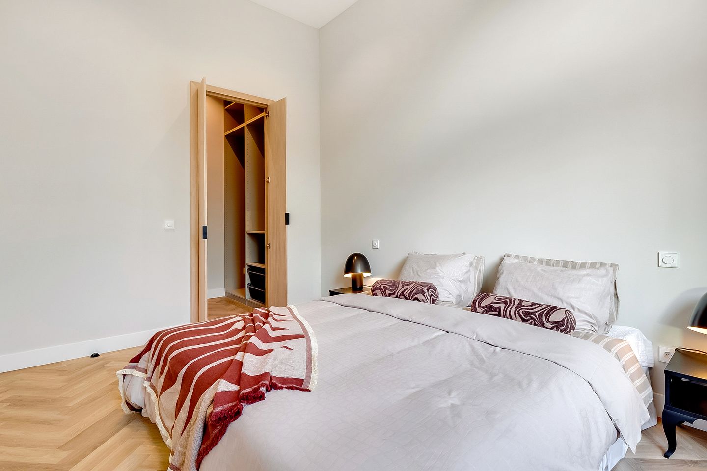 Photo 34 of Vredehofstraat 15-A