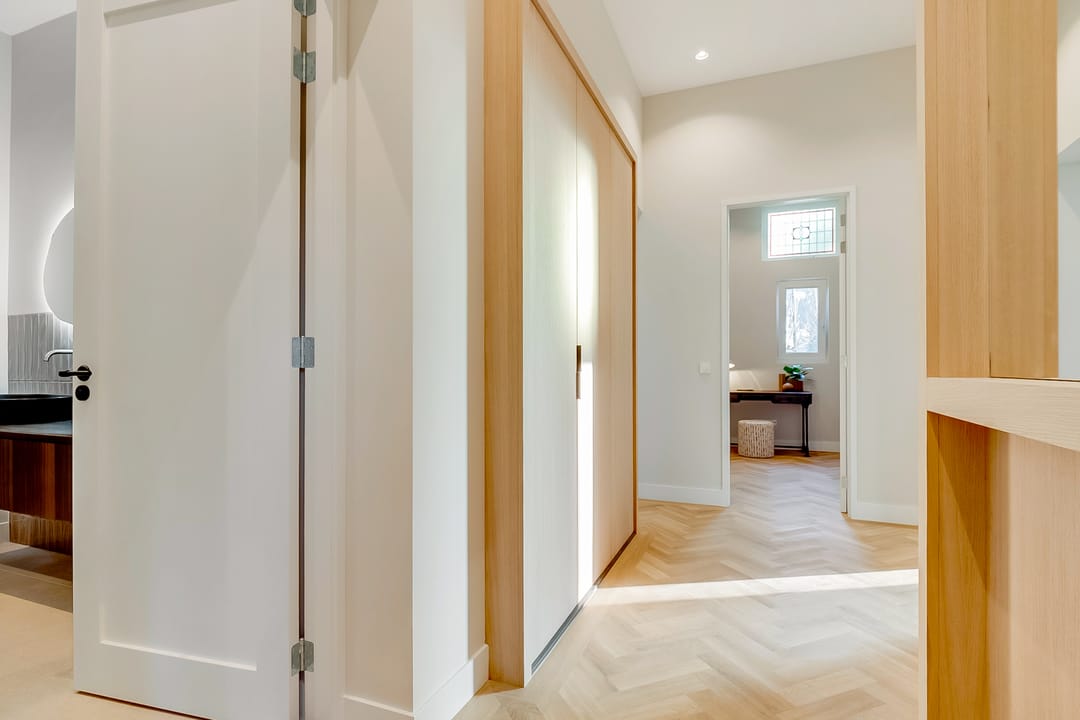 Photo 43 of Vredehofstraat 15-A