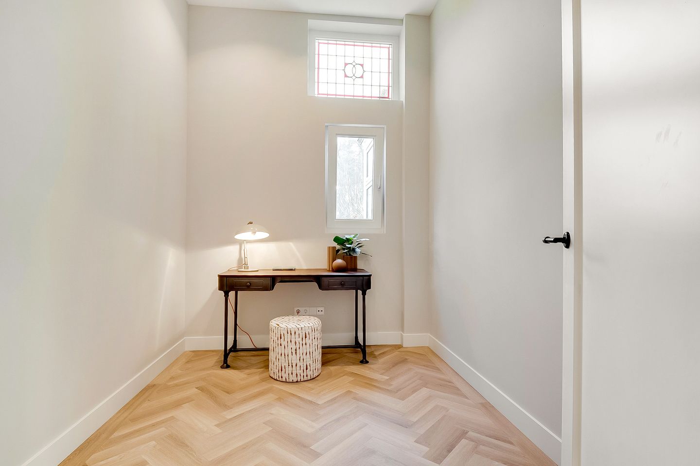 Photo 44 of Vredehofstraat 15-A