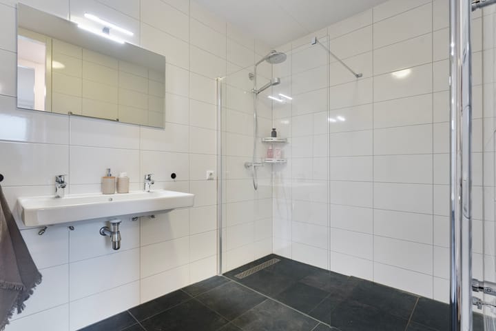 Foto 30 van Friesewal 17-A